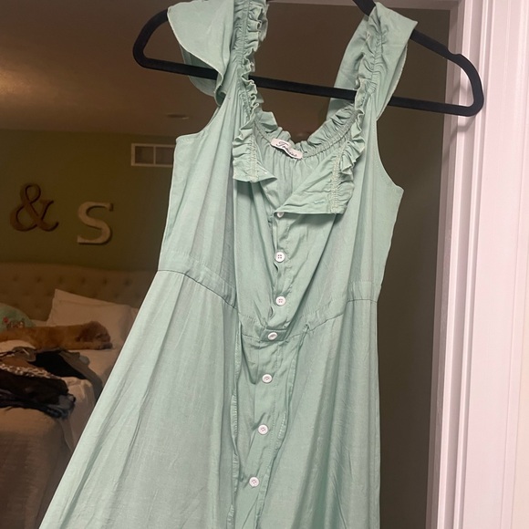 Women’s dress - Picture 2 of 2